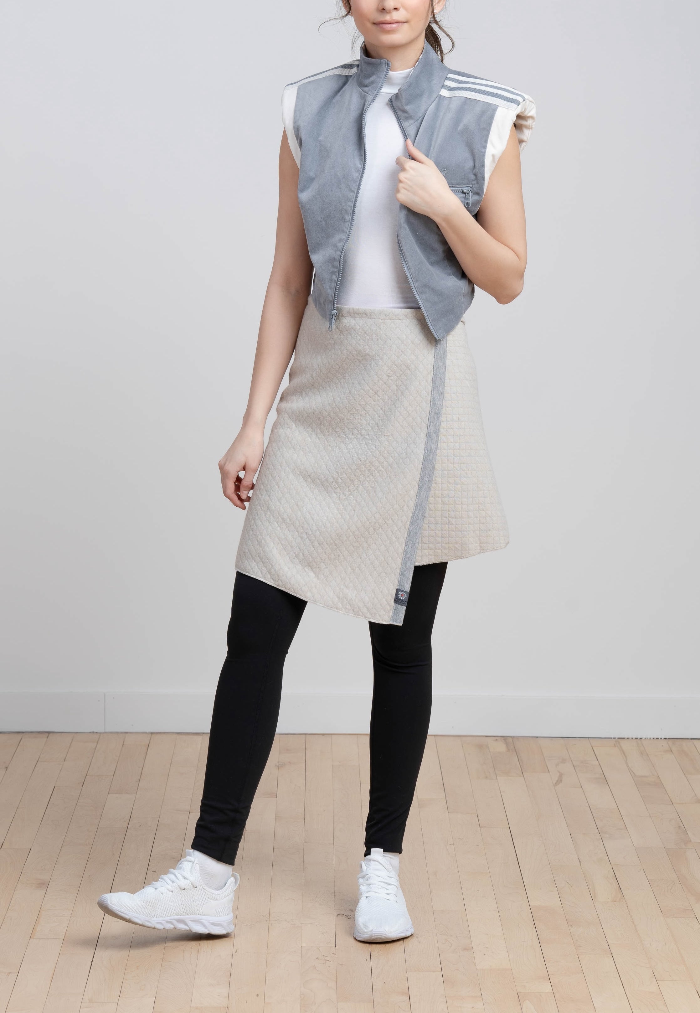 TUKUAN spring/summer lightweight overskirt with a casual sporty or 
